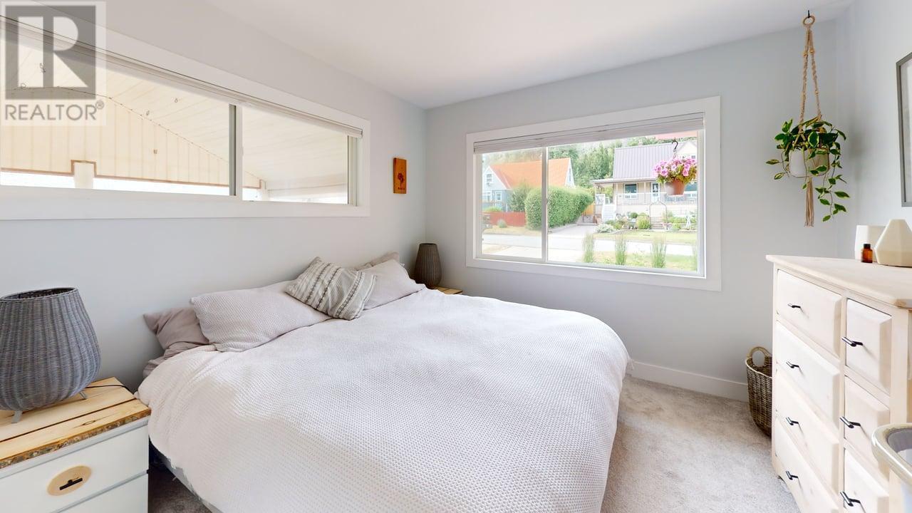 906 Thackeray Street, Trail, British Columbia  V1R 2C2 - Photo 23 - 10352873