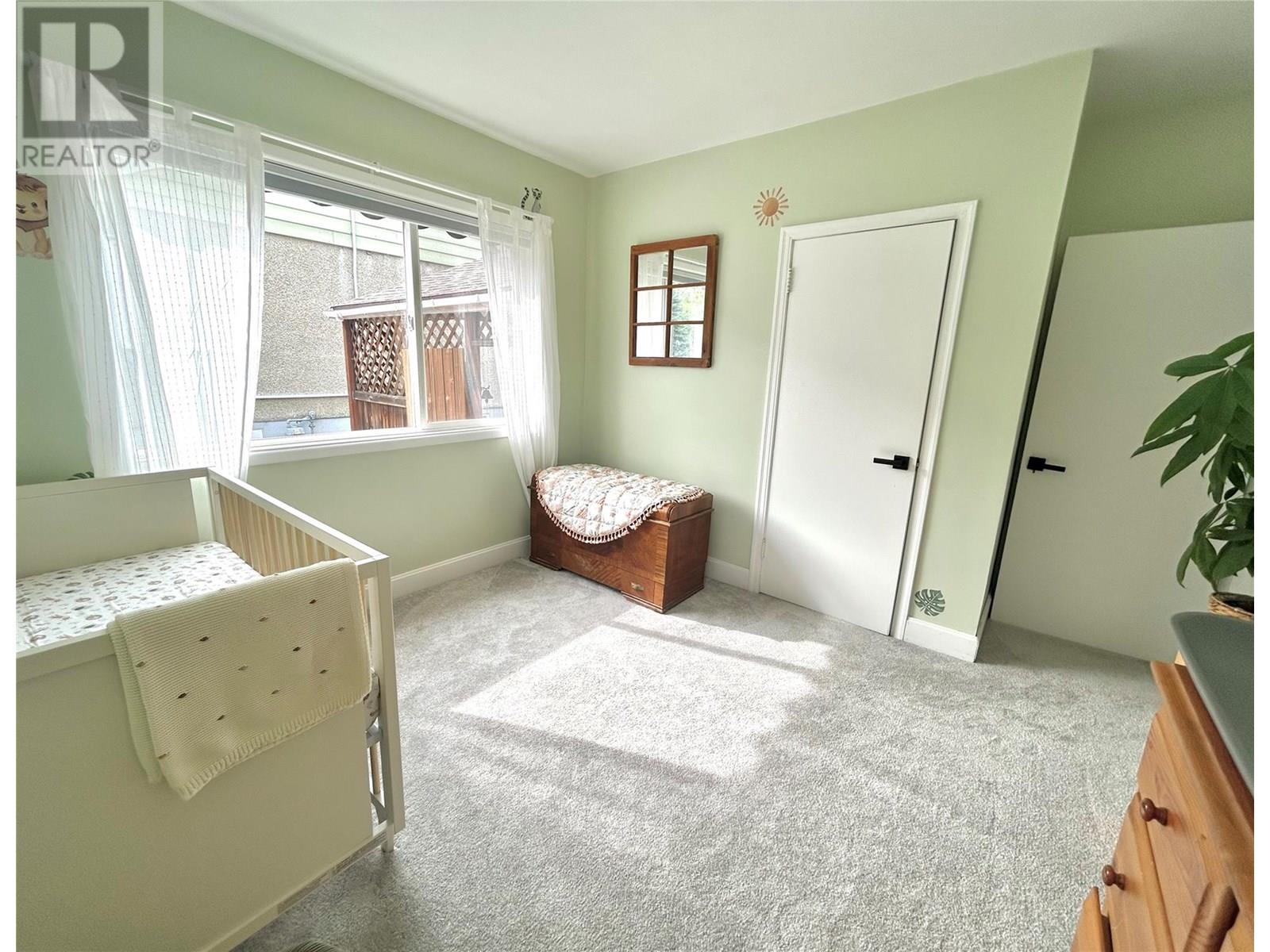 906 Thackeray Street, Trail, British Columbia  V1R 2C2 - Photo 27 - 10352873