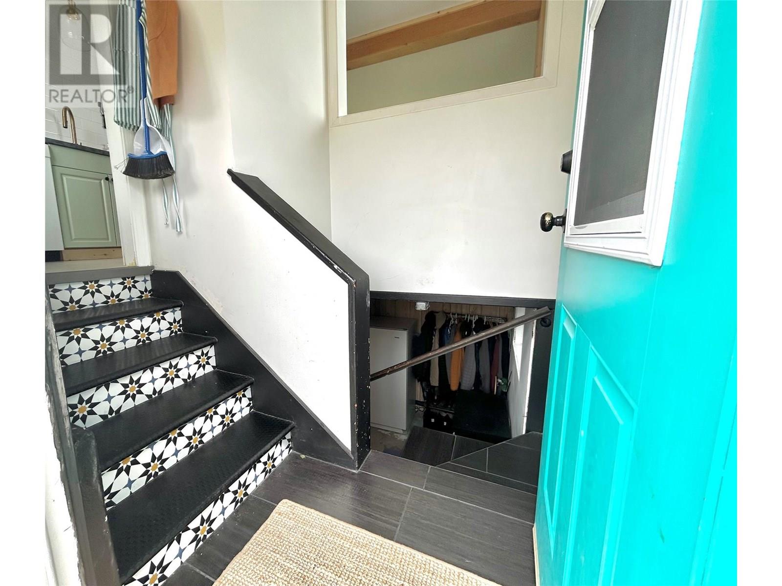 906 Thackeray Street, Trail, British Columbia  V1R 2C2 - Photo 29 - 10352873