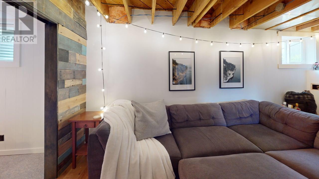 906 Thackeray Street, Trail, British Columbia  V1R 2C2 - Photo 35 - 10352873