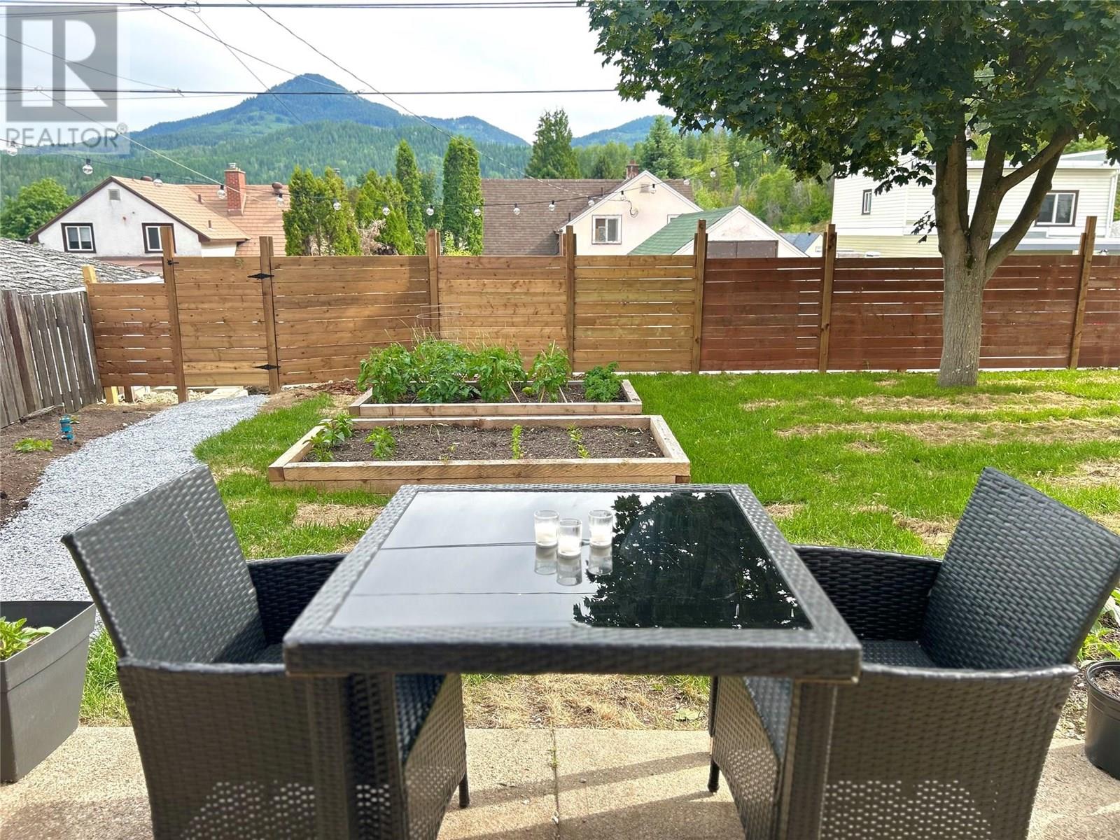 906 Thackeray Street, Trail, British Columbia  V1R 2C2 - Photo 44 - 10352873