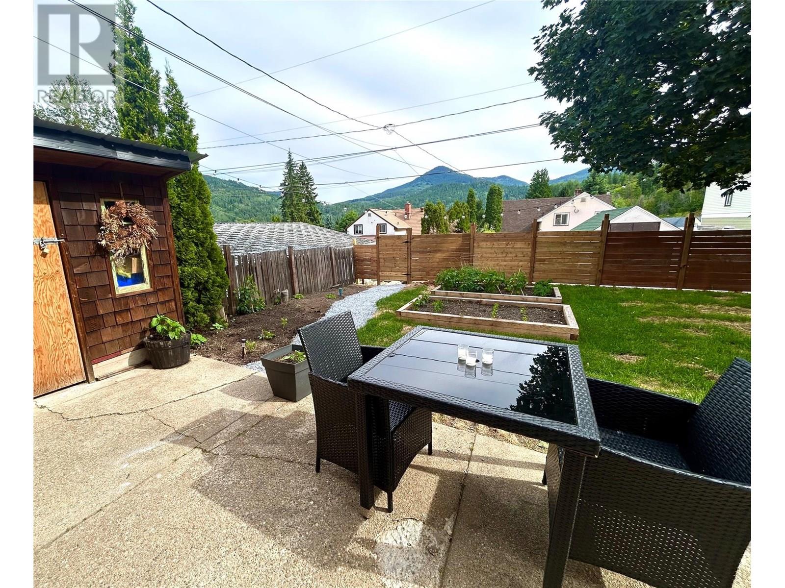 906 Thackeray Street, Trail, British Columbia  V1R 2C2 - Photo 45 - 10352873