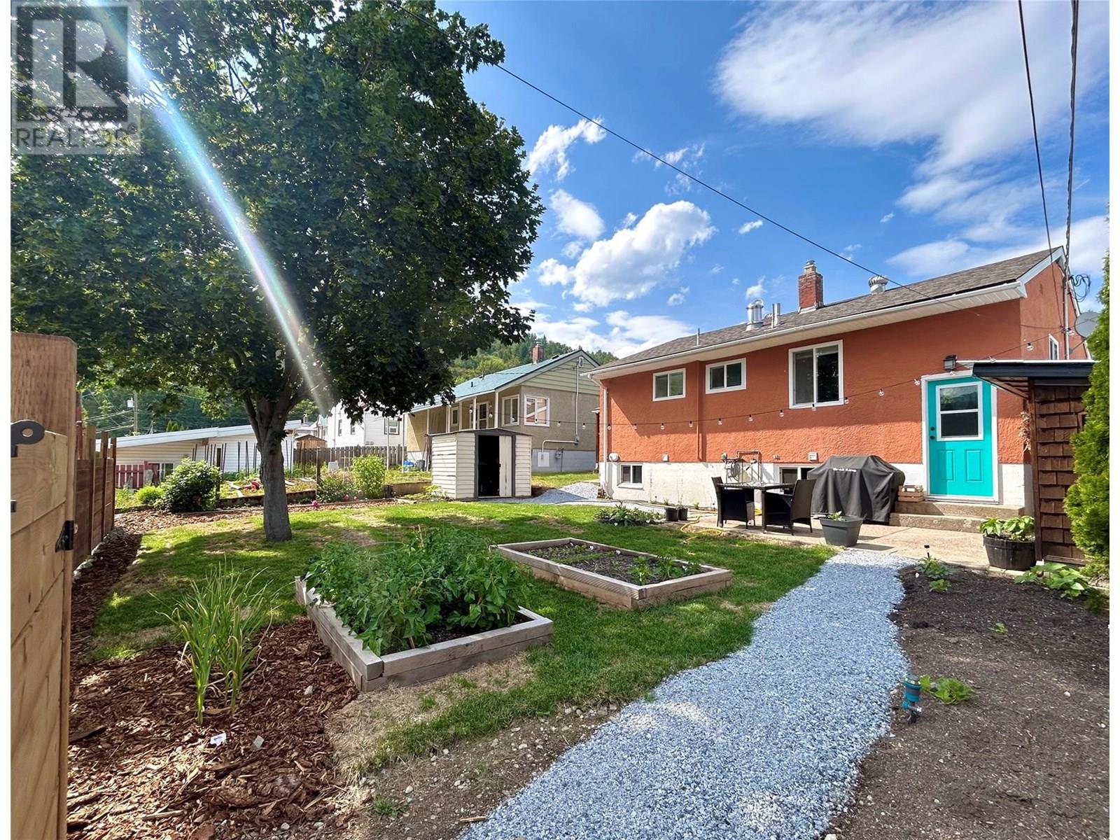 906 Thackeray Street, Trail, British Columbia  V1R 2C2 - Photo 49 - 10352873