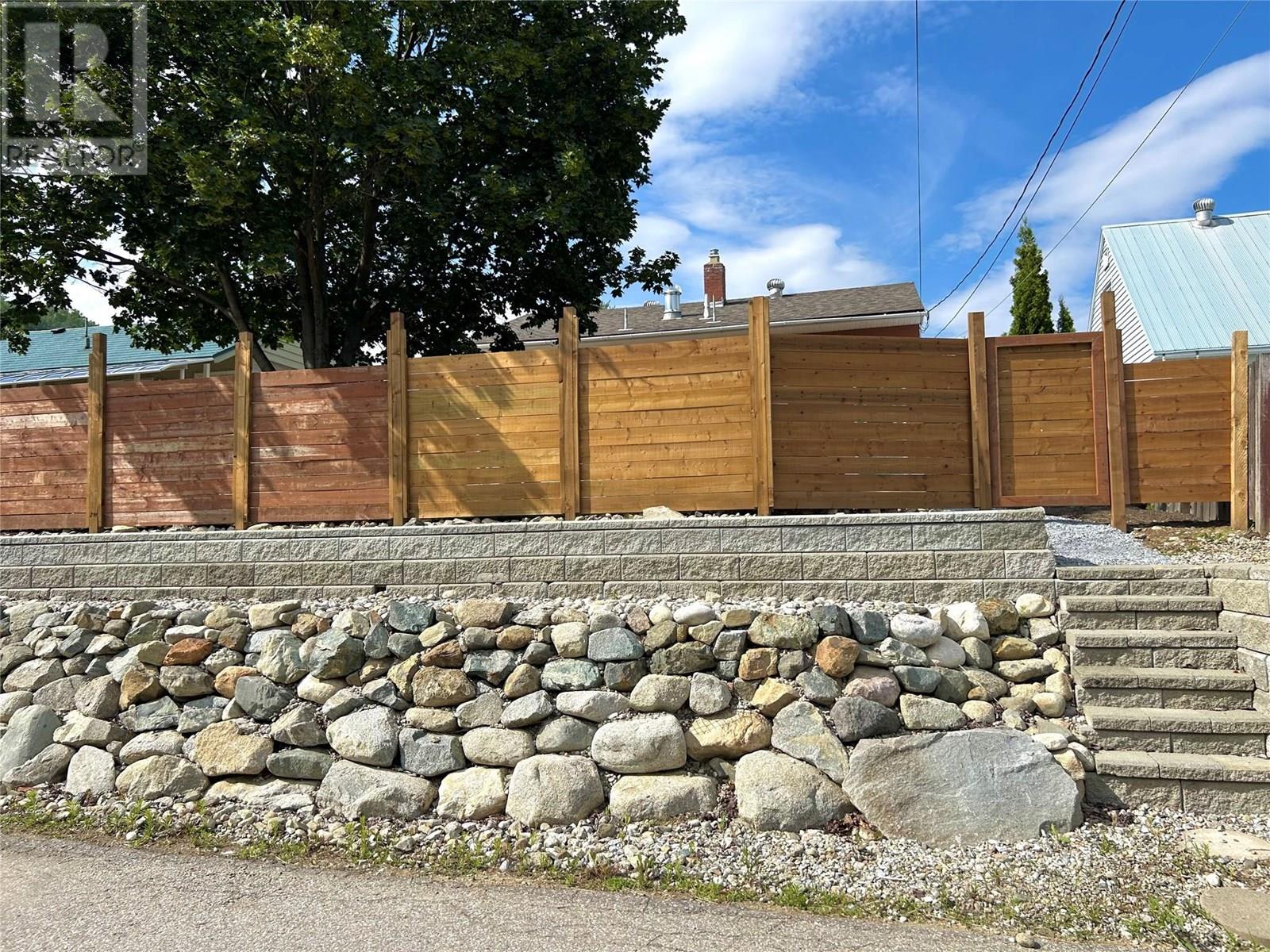 906 Thackeray Street, Trail, British Columbia  V1R 2C2 - Photo 50 - 10352873