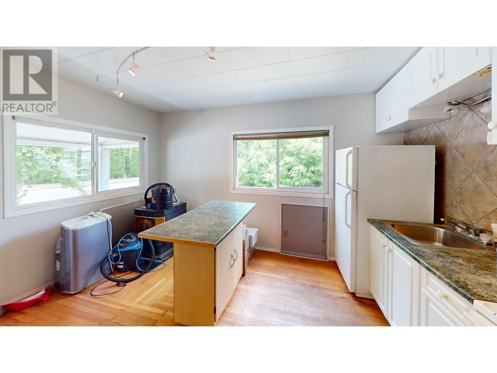 2217 Seventh Avenue, Trail, British Columbia  V1R 3C9 - Photo 7 - 10352813