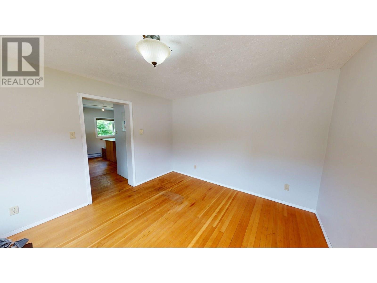 2217 Seventh Avenue, Trail, British Columbia  V1R 3C9 - Photo 9 - 10352813