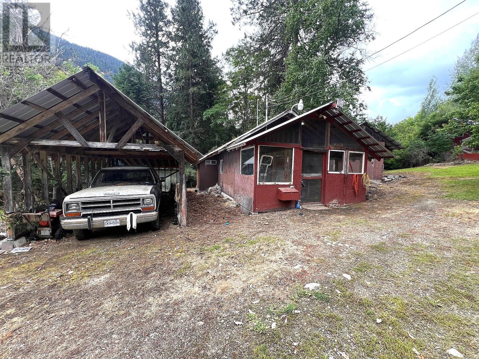 4421 Slocan River Road, Winlaw, British Columbia  V0G 2J0 - Photo 2 - 10353219