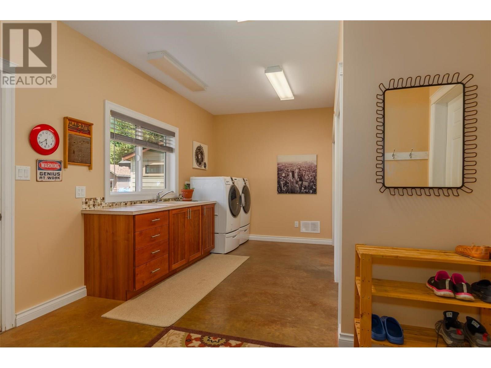 509 6th Street, Kaslo, British Columbia  V0G 1M0 - Photo 39 - 10353227