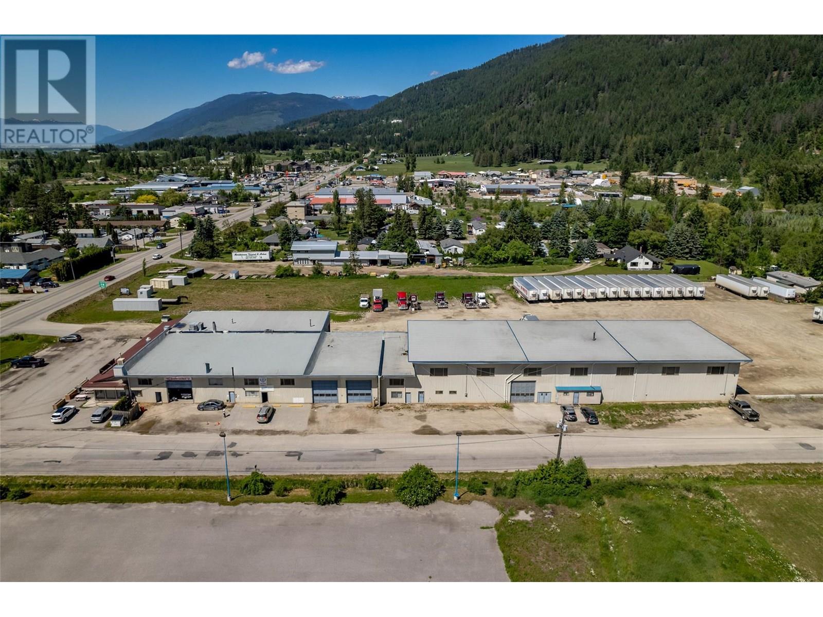 1420 Northwest Boulevard, Creston, British Columbia  V0G 1B6 - Photo 1 - 10353681
