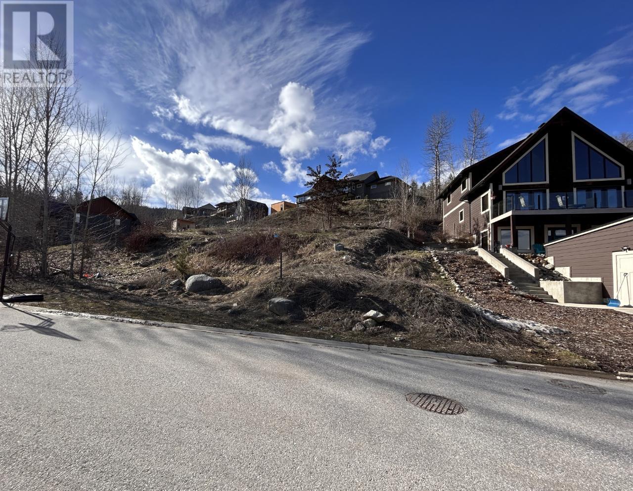 806 White Tail Drive, Rossland, British Columbia  V0G 1Y0 - Photo 1 - 10348455