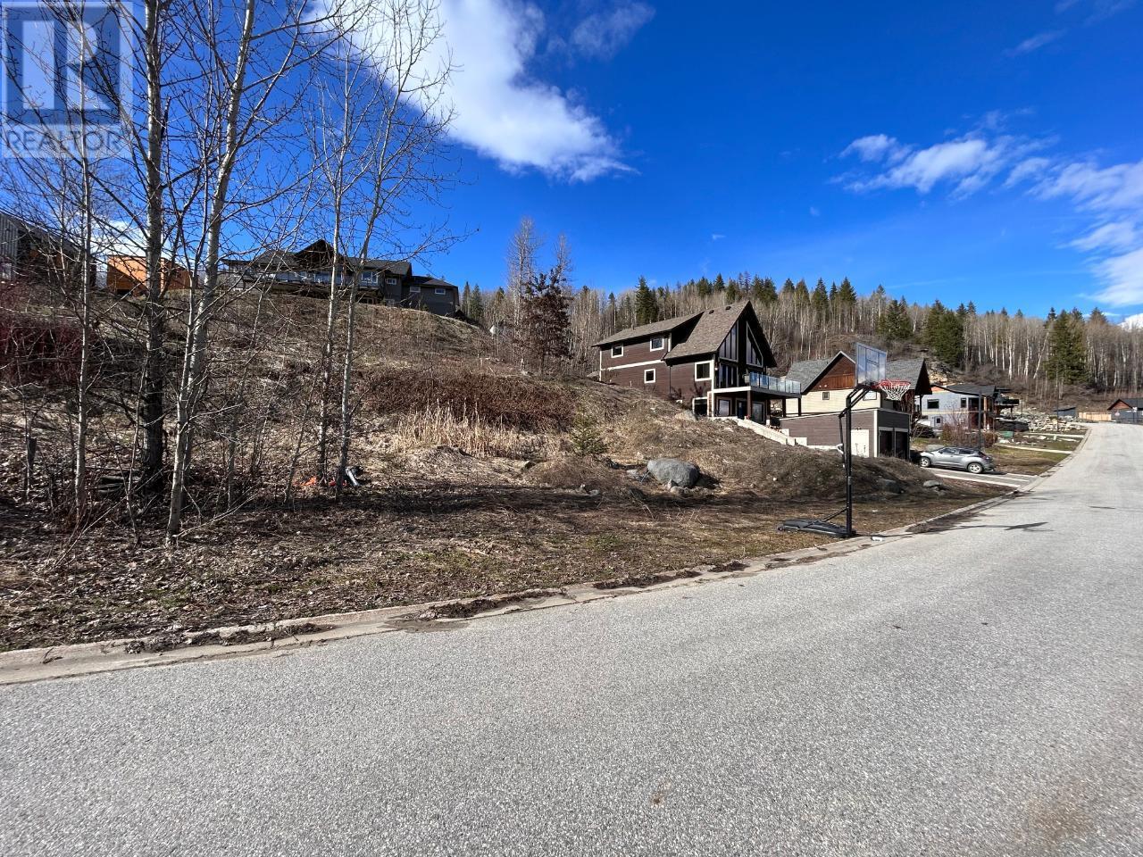 806 White Tail Drive, Rossland, British Columbia  V0G 1Y0 - Photo 3 - 10348455