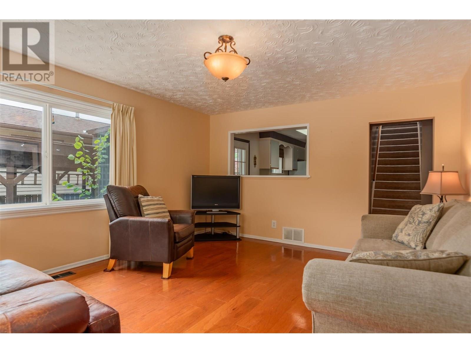 2064 Seventh Avenue, Trail, British Columbia  V1R 3C5 - Photo 10 - 10353631