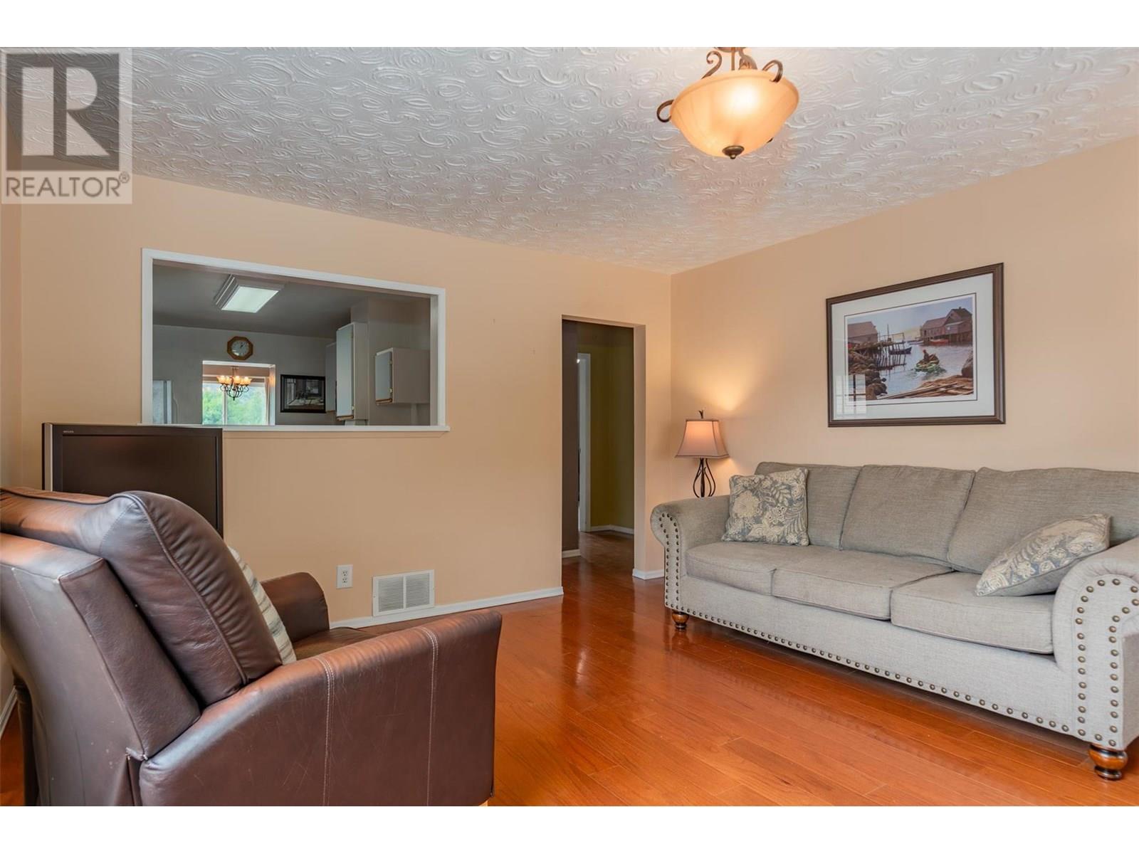 2064 Seventh Avenue, Trail, British Columbia  V1R 3C5 - Photo 11 - 10353631