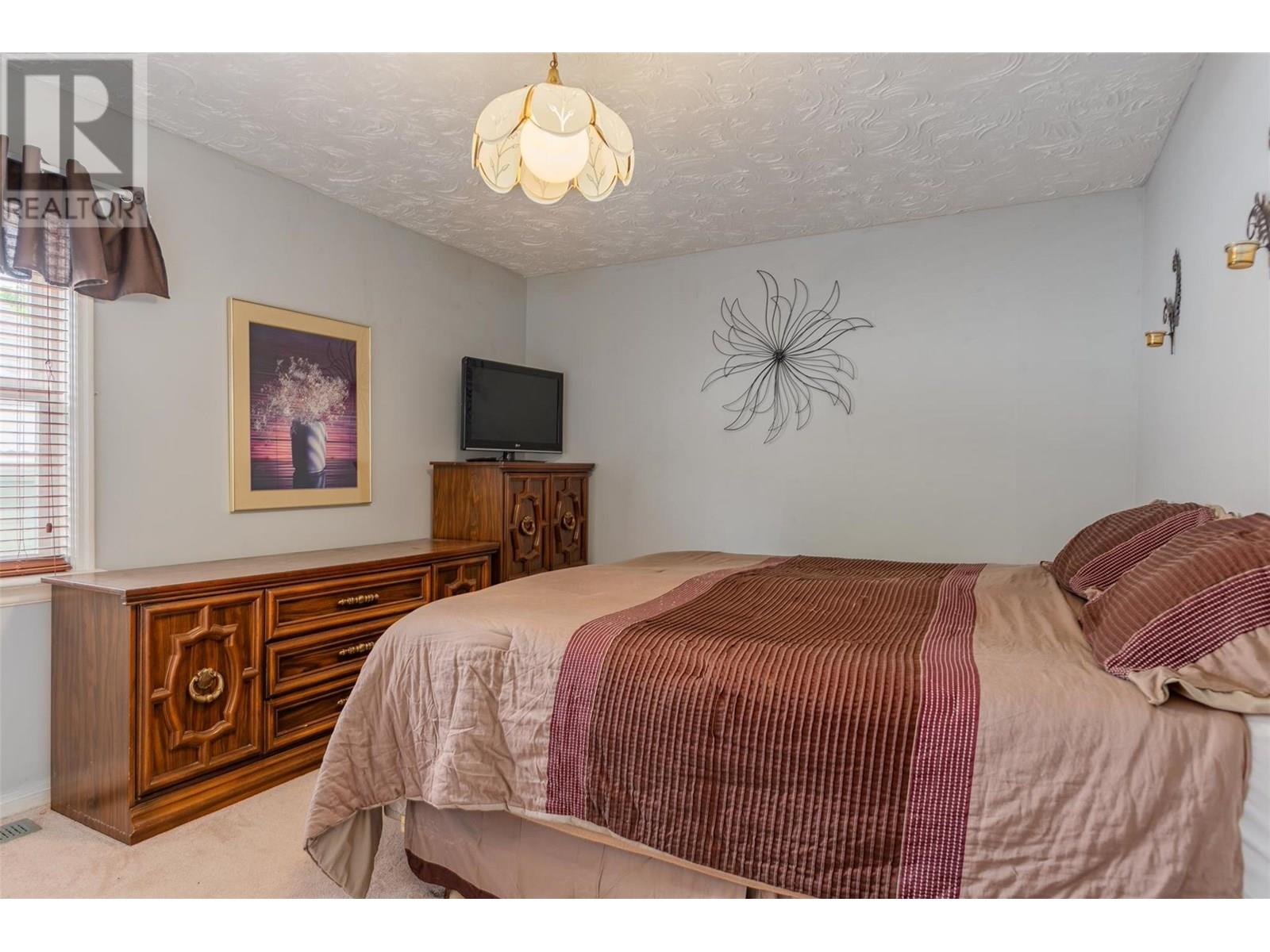 2064 Seventh Avenue, Trail, British Columbia  V1R 3C5 - Photo 14 - 10353631