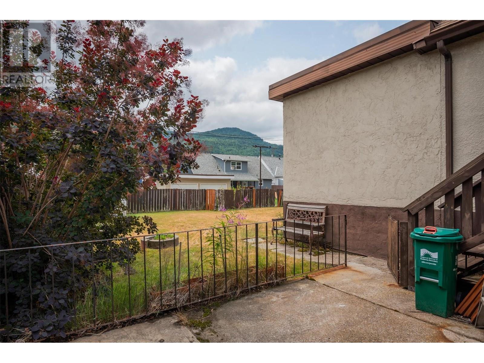 2064 Seventh Avenue, Trail, British Columbia  V1R 3C5 - Photo 36 - 10353631