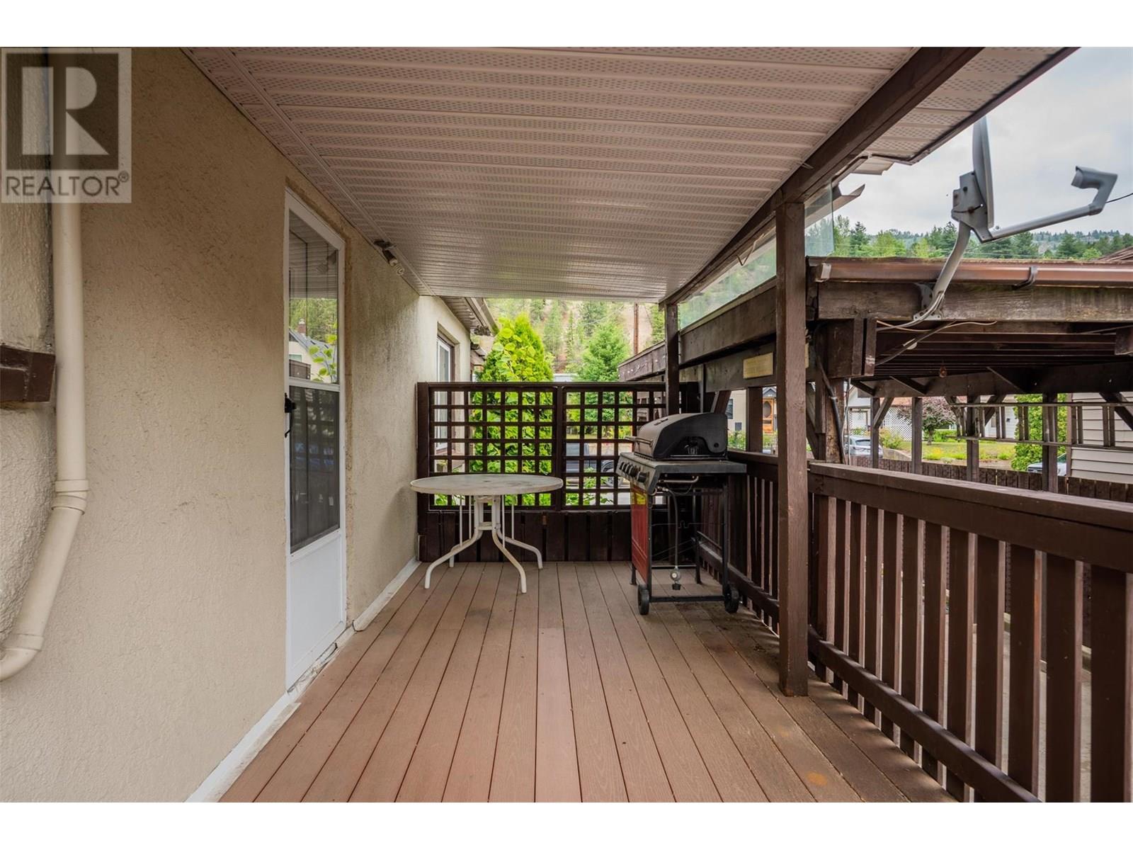 2064 Seventh Avenue, Trail, British Columbia  V1R 3C5 - Photo 37 - 10353631