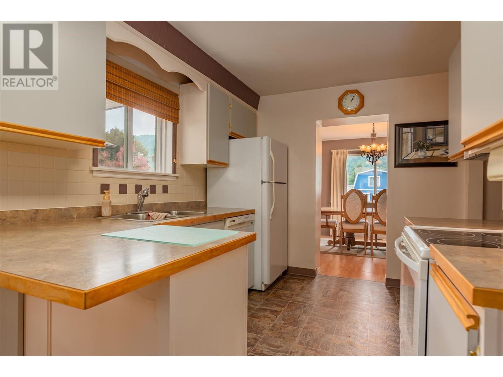 2064 Seventh Avenue, Trail, British Columbia  V1R 3C5 - Photo 4 - 10353631