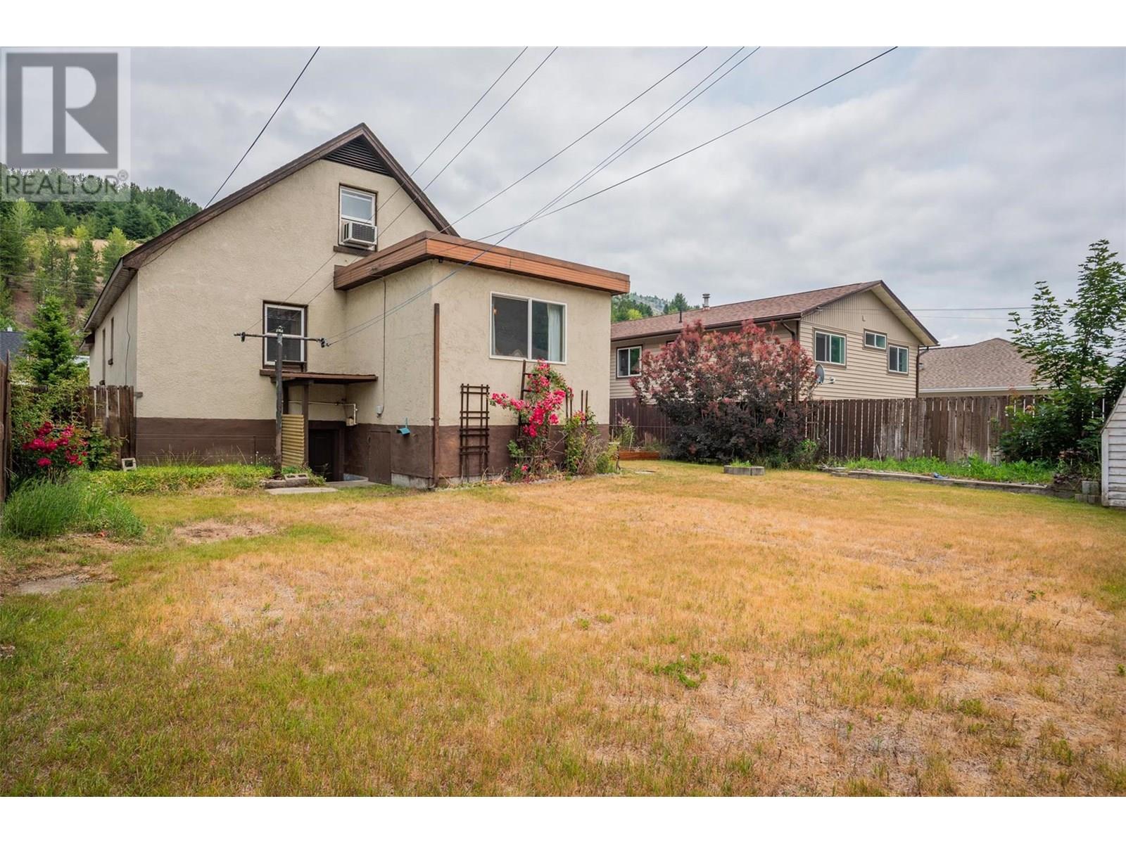 2064 Seventh Avenue, Trail, British Columbia  V1R 3C5 - Photo 40 - 10353631