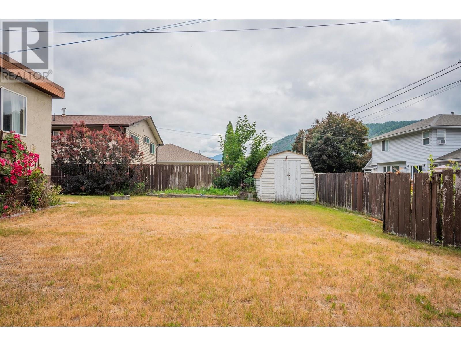 2064 Seventh Avenue, Trail, British Columbia  V1R 3C5 - Photo 41 - 10353631