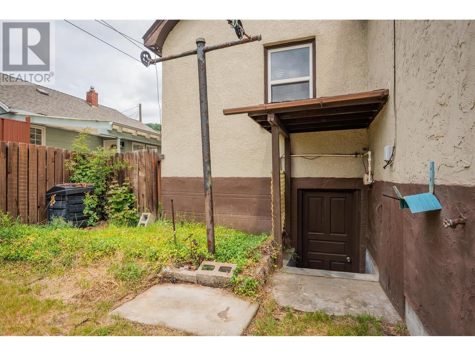 2064 Seventh Avenue, Trail, British Columbia  V1R 3C5 - Photo 42 - 10353631