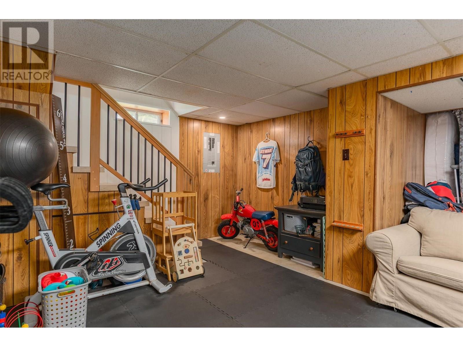 1953 Plewman Way, Rossland, British Columbia  V0G 1Y0 - Photo 23 - 10353239