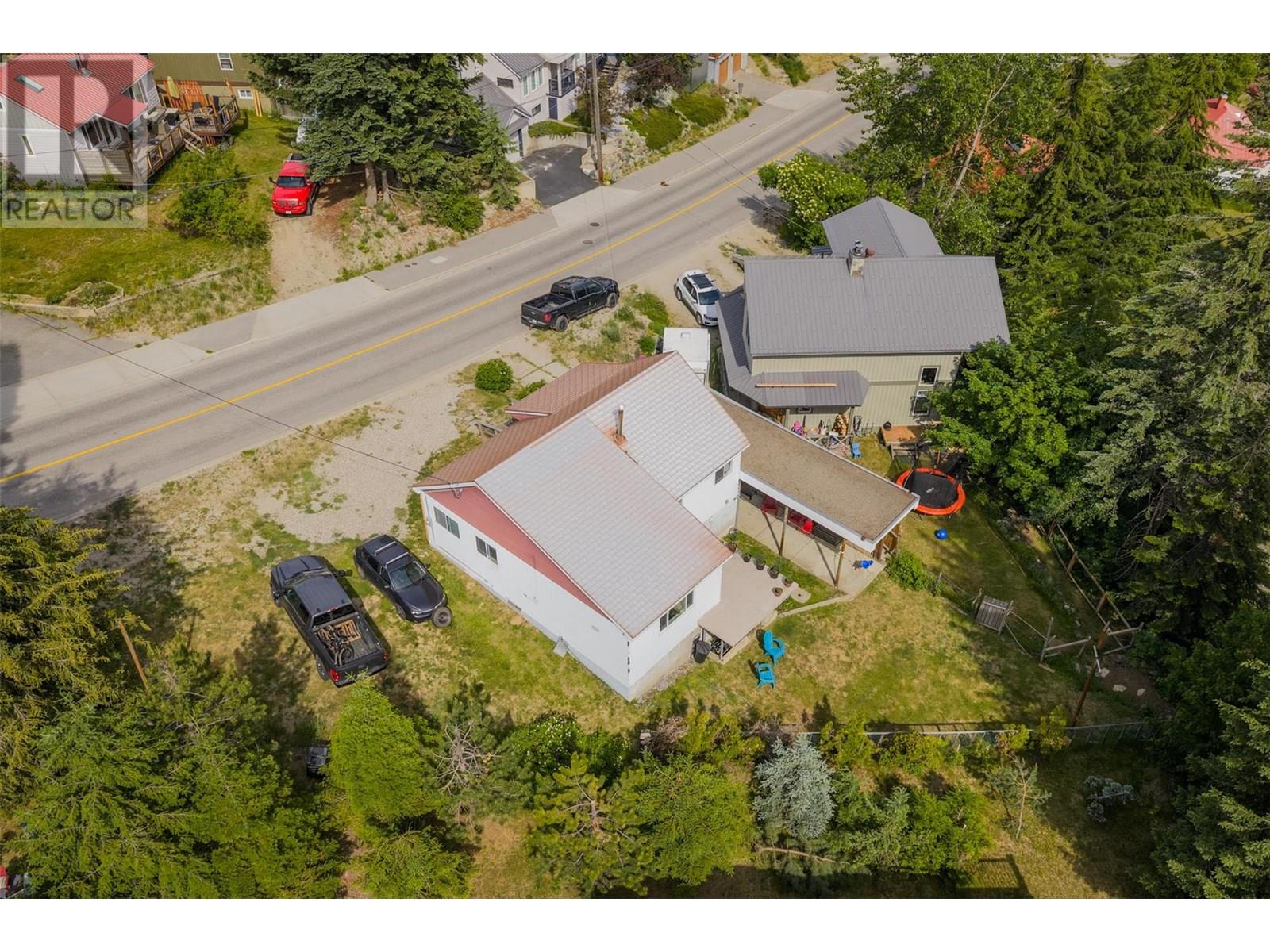 1953 Plewman Way, Rossland, British Columbia  V0G 1Y0 - Photo 58 - 10353239