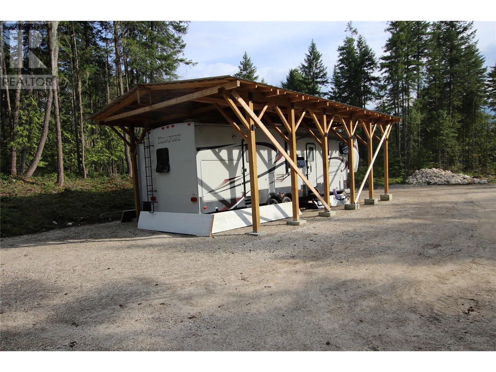 854 Alexander Road, Nakusp, British Columbia  V0G 1R1 - Photo 2 - 10353334