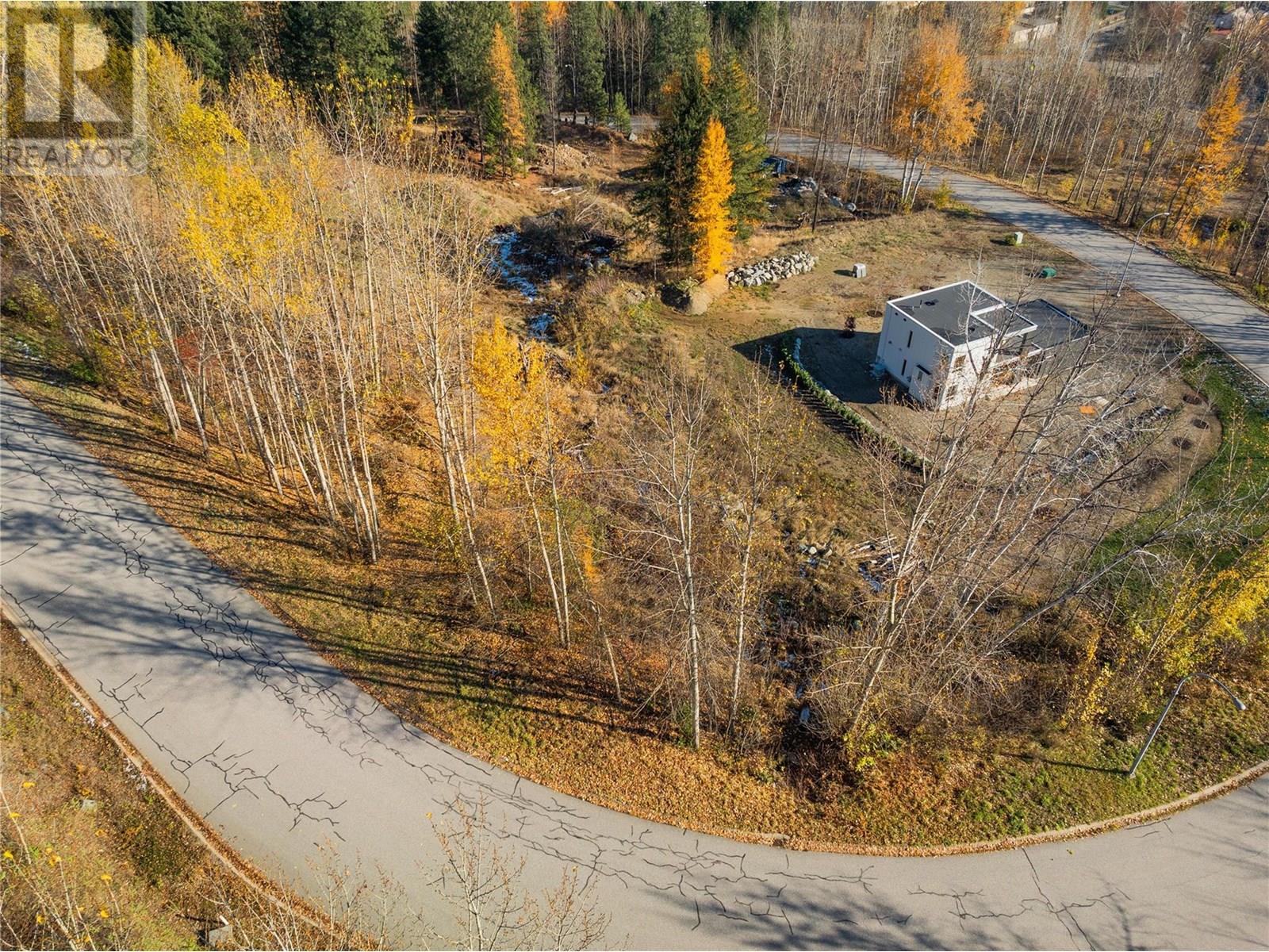 220 Whitman Way, Warfield, British Columbia  V1R 4T9 - Photo 2 - 10353944