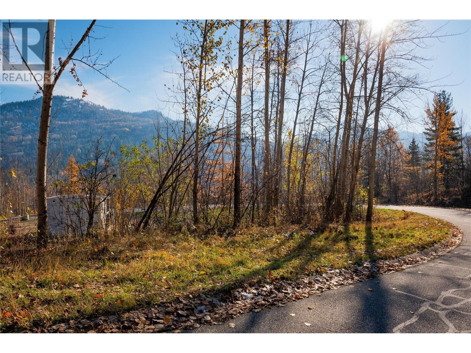 220 Whitman Way, Warfield, British Columbia  V1R 4T9 - Photo 7 - 10353944