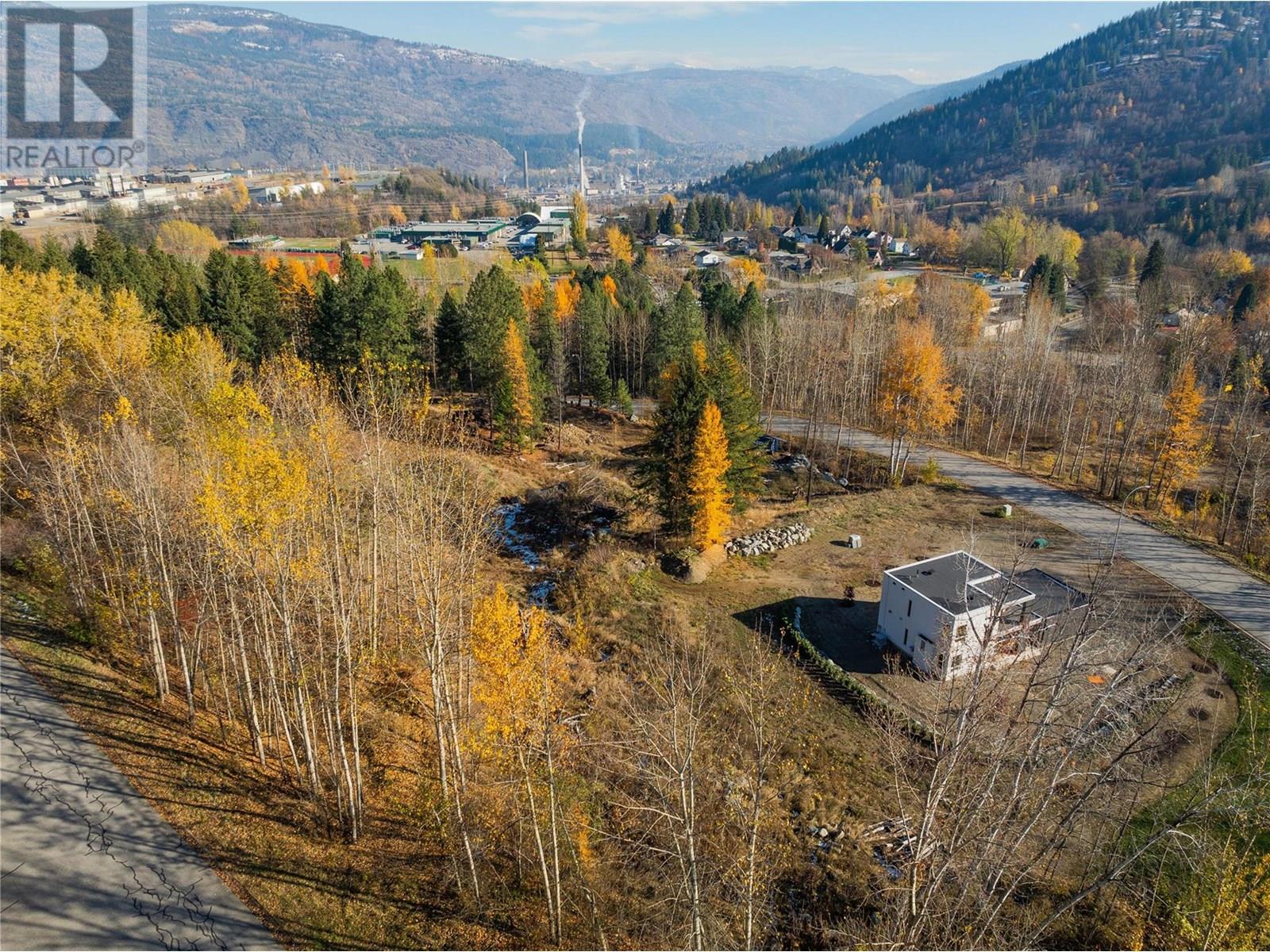 220 Whitman Way, Warfield, British Columbia  V1R 4T9 - Photo 9 - 10353944