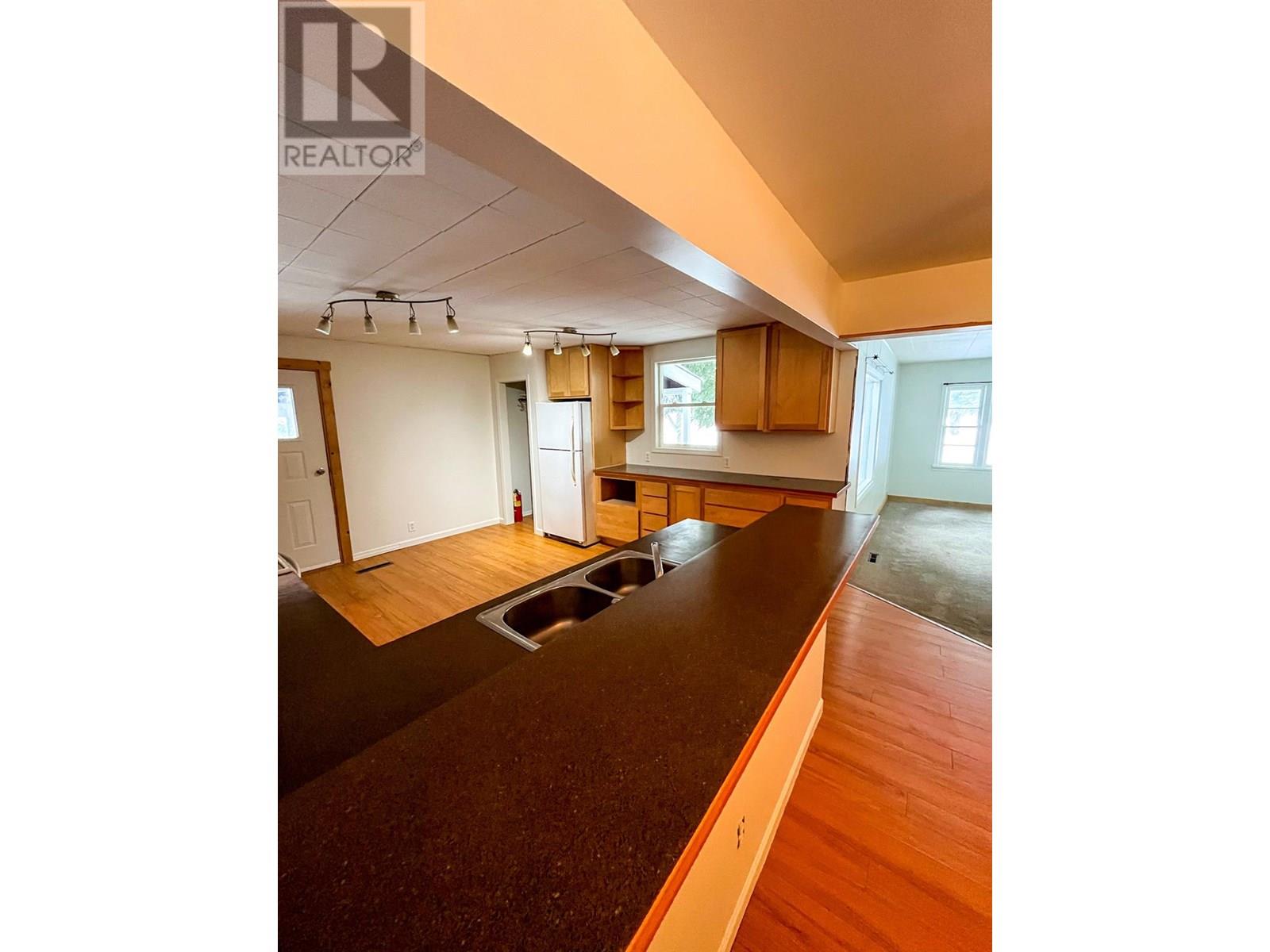 223 Riverside Avenue, Salmo, British Columbia  V0G 1Z0 - Photo 14 - 10353799