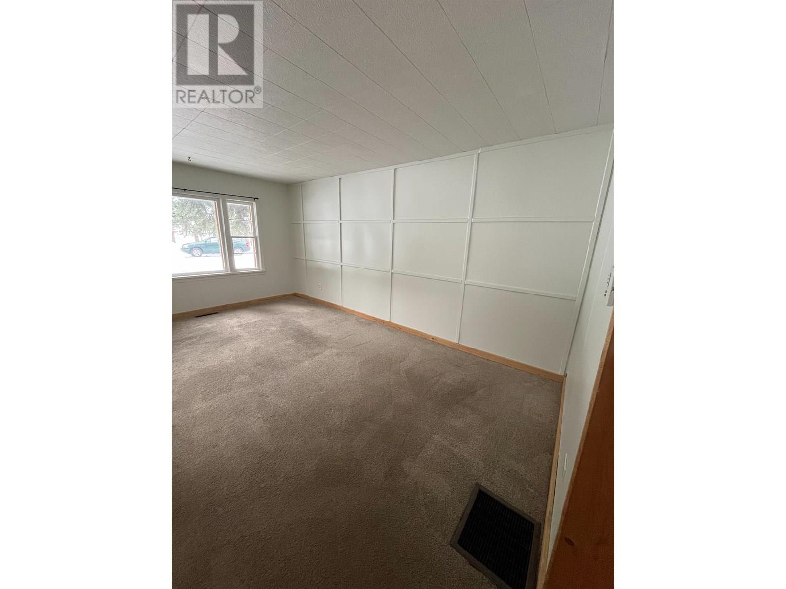 223 Riverside Avenue, Salmo, British Columbia  V0G 1Z0 - Photo 18 - 10353799