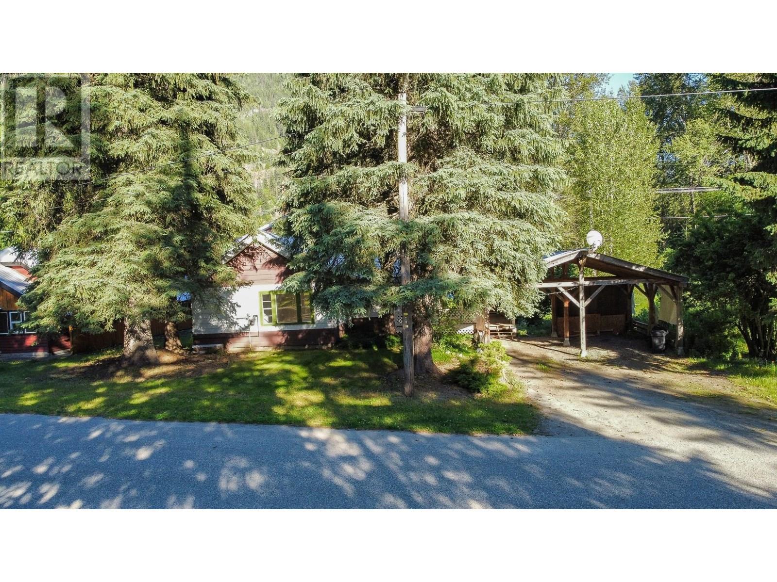 223 Riverside Avenue, Salmo, British Columbia  V0G 1Z0 - Photo 36 - 10353799