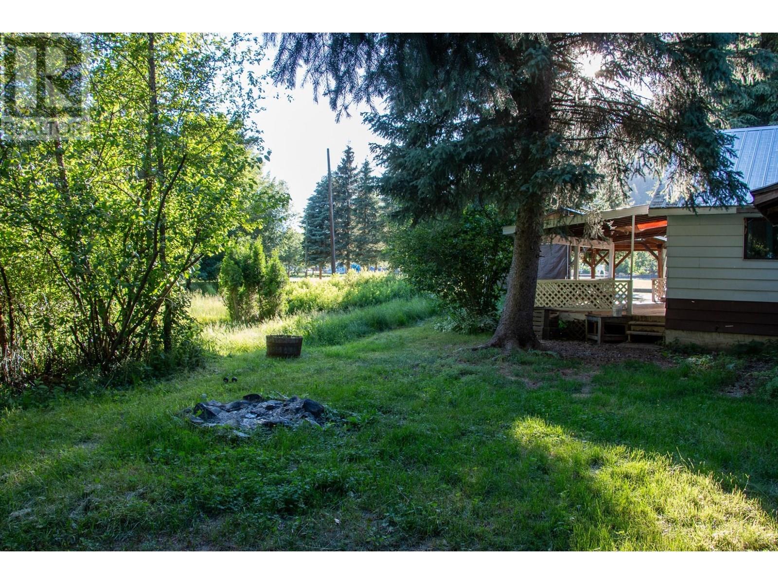 223 Riverside Avenue, Salmo, British Columbia  V0G 1Z0 - Photo 38 - 10353799
