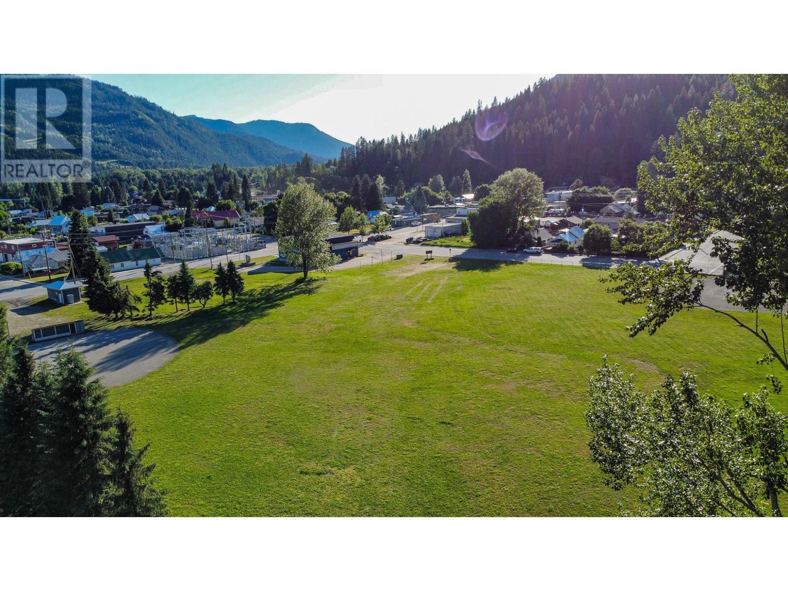 223 Riverside Avenue, Salmo, British Columbia  V0G 1Z0 - Photo 48 - 10353799