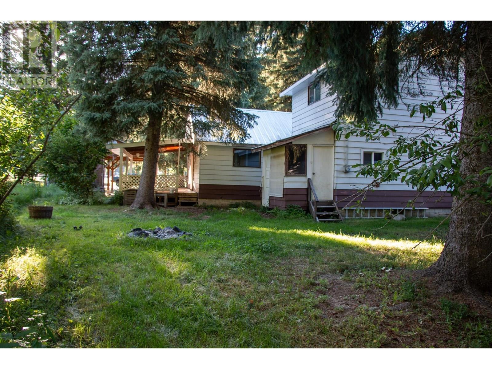 223 Riverside Avenue, Salmo, British Columbia  V0G 1Z0 - Photo 5 - 10353799