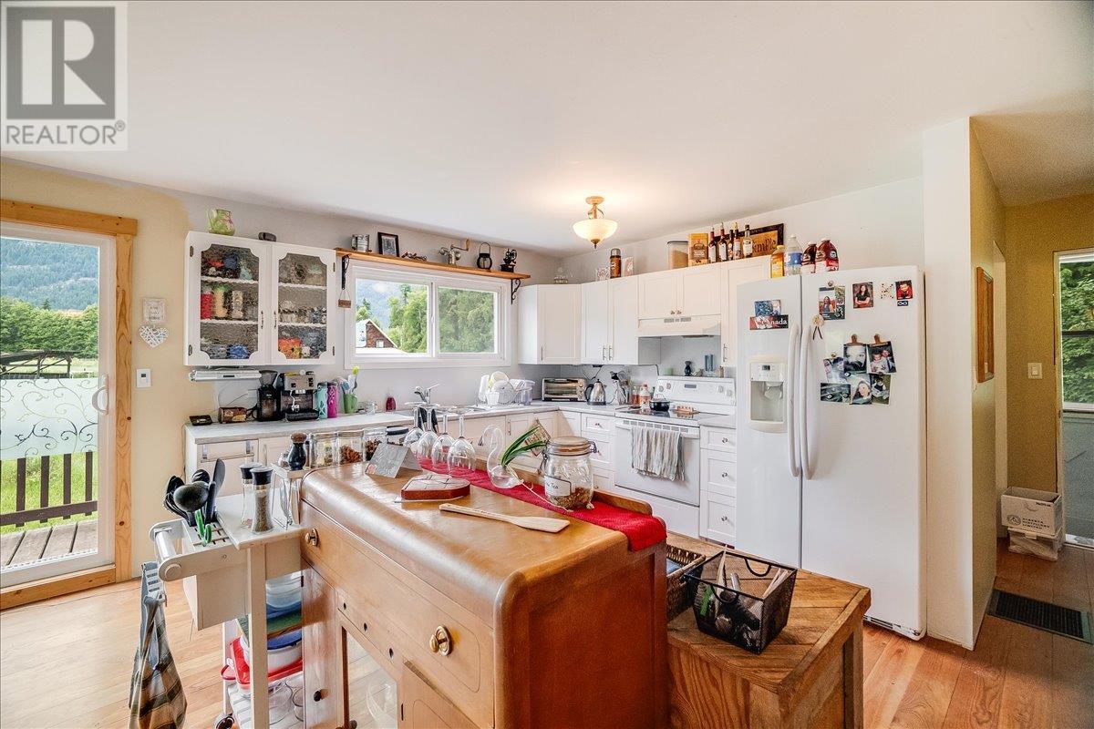 3814 Passmore Upper Road, Passmore, British Columbia  V0G 2J0 - Photo 5 - 10353986