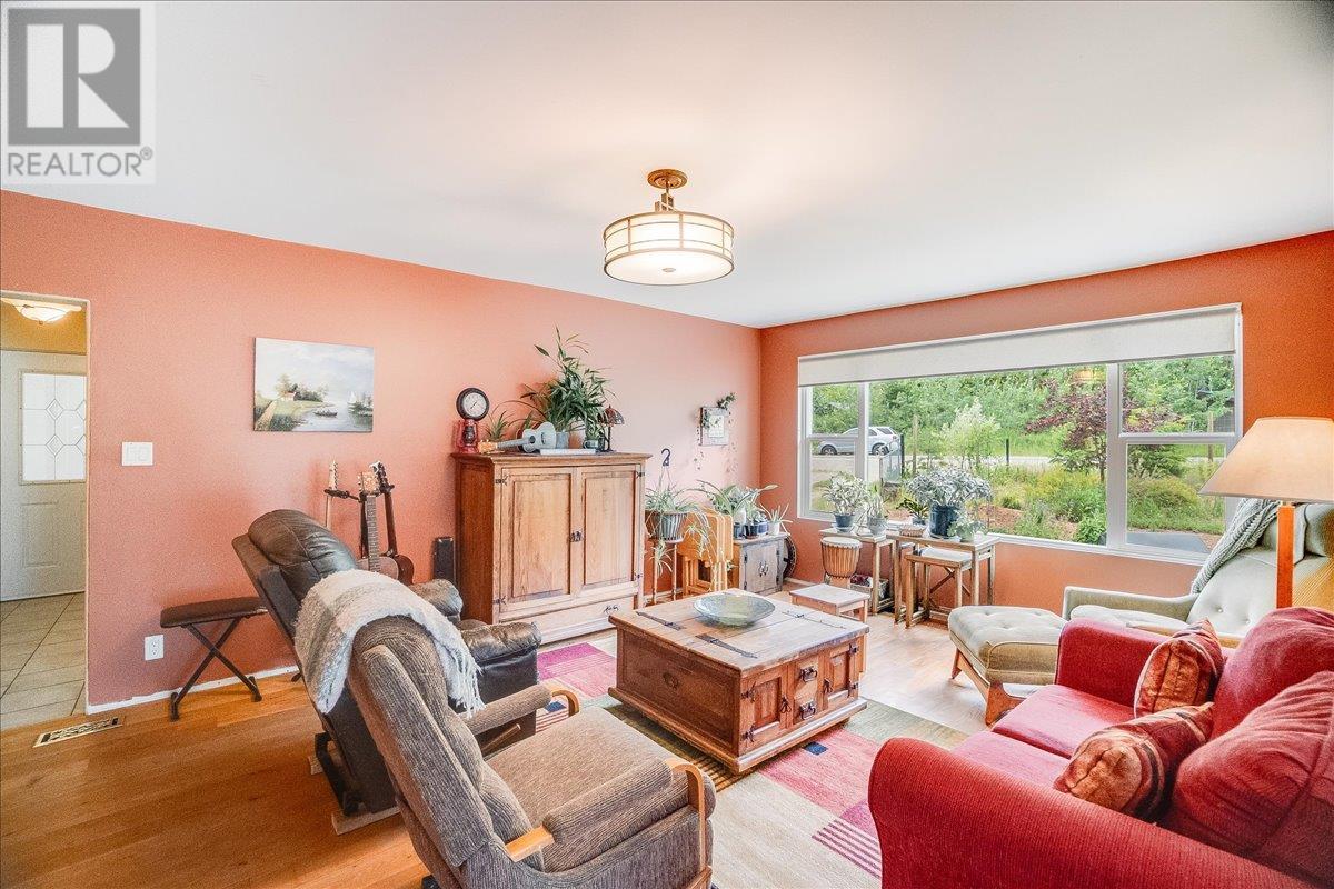 3814 Passmore Upper Road, Passmore, British Columbia  V0G 2J0 - Photo 8 - 10353986
