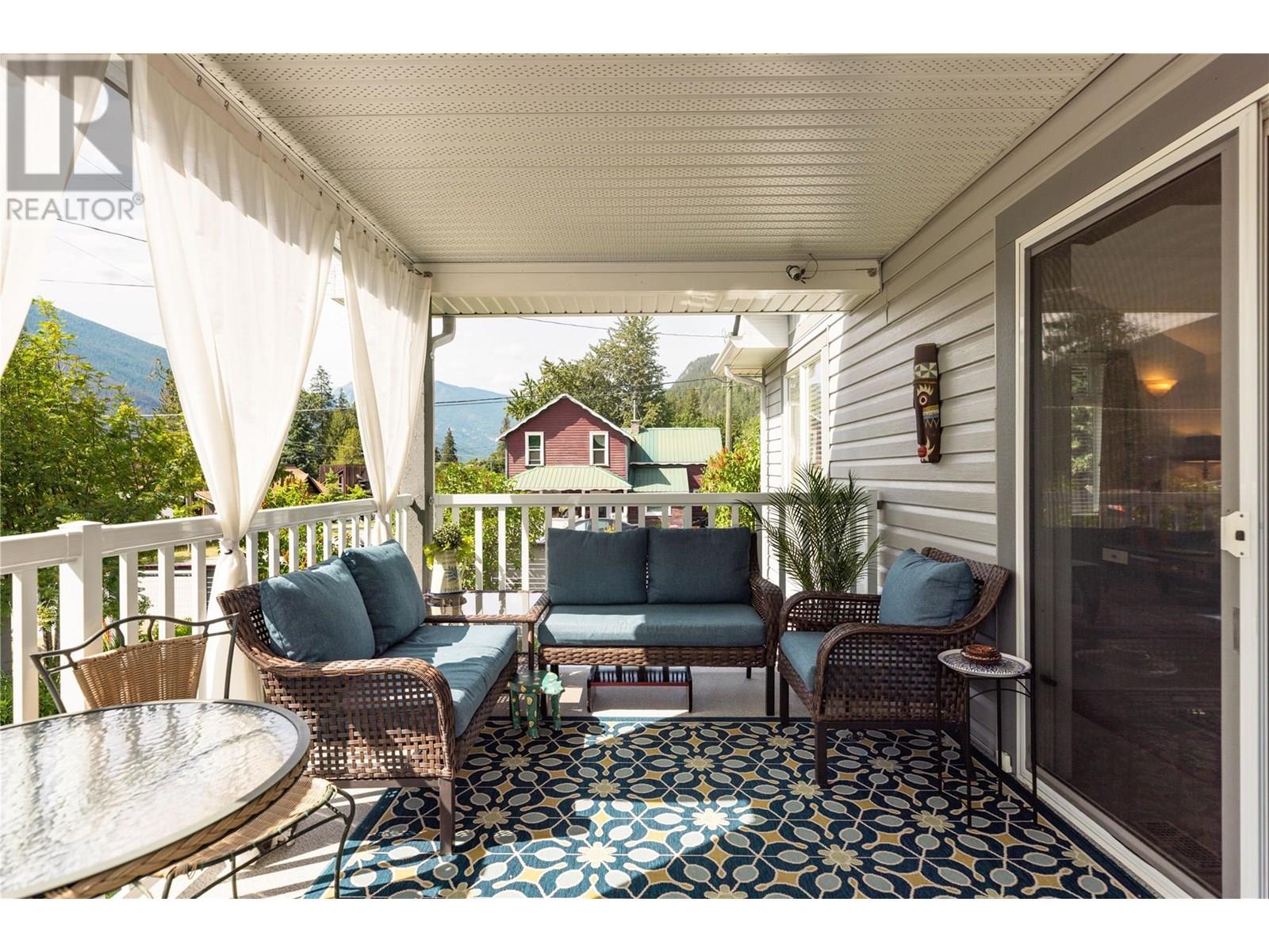 603 Fletcher Avenue, Slocan, British Columbia  V0G 2C0 - Photo 40 - 10353619