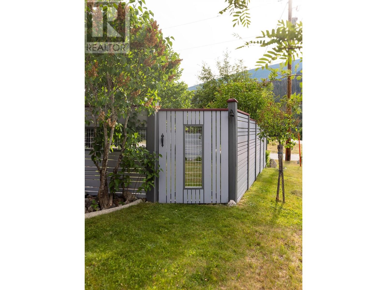 603 Fletcher Avenue, Slocan, British Columbia  V0G 2C0 - Photo 48 - 10353619