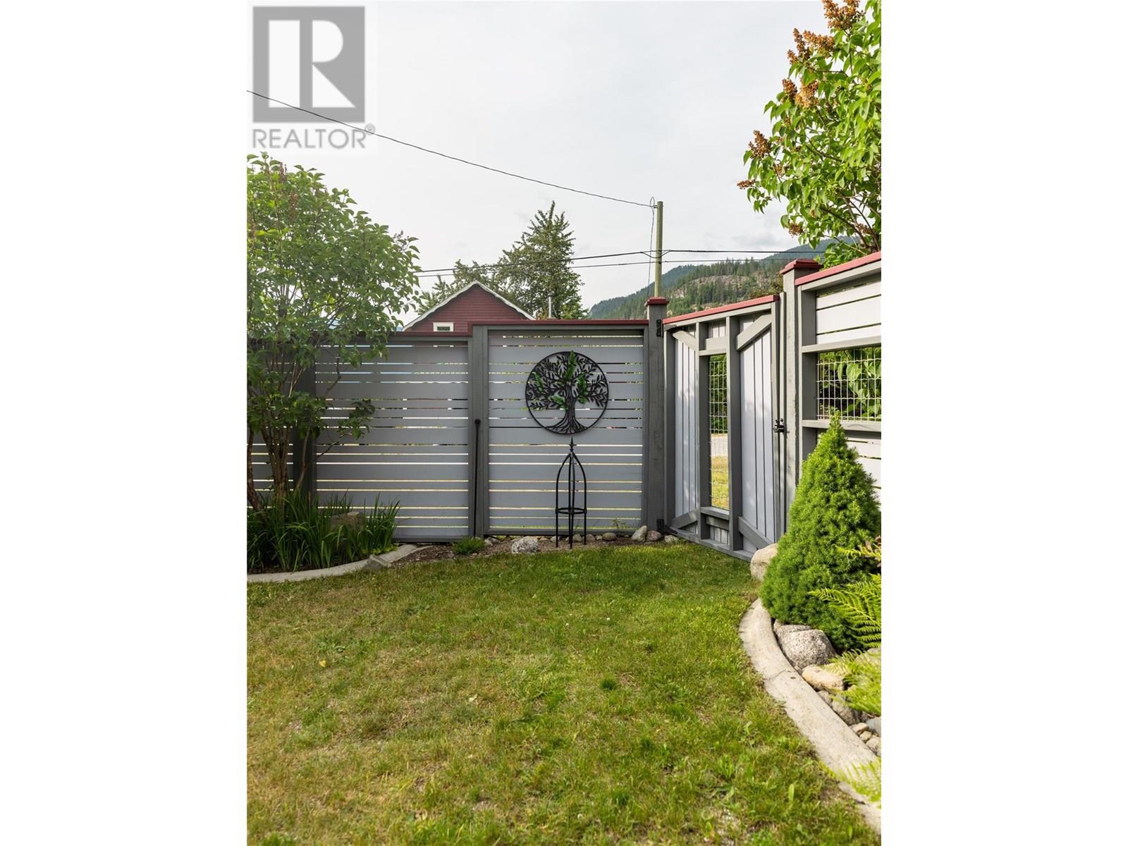 603 Fletcher Avenue, Slocan, British Columbia  V0G 2C0 - Photo 49 - 10353619