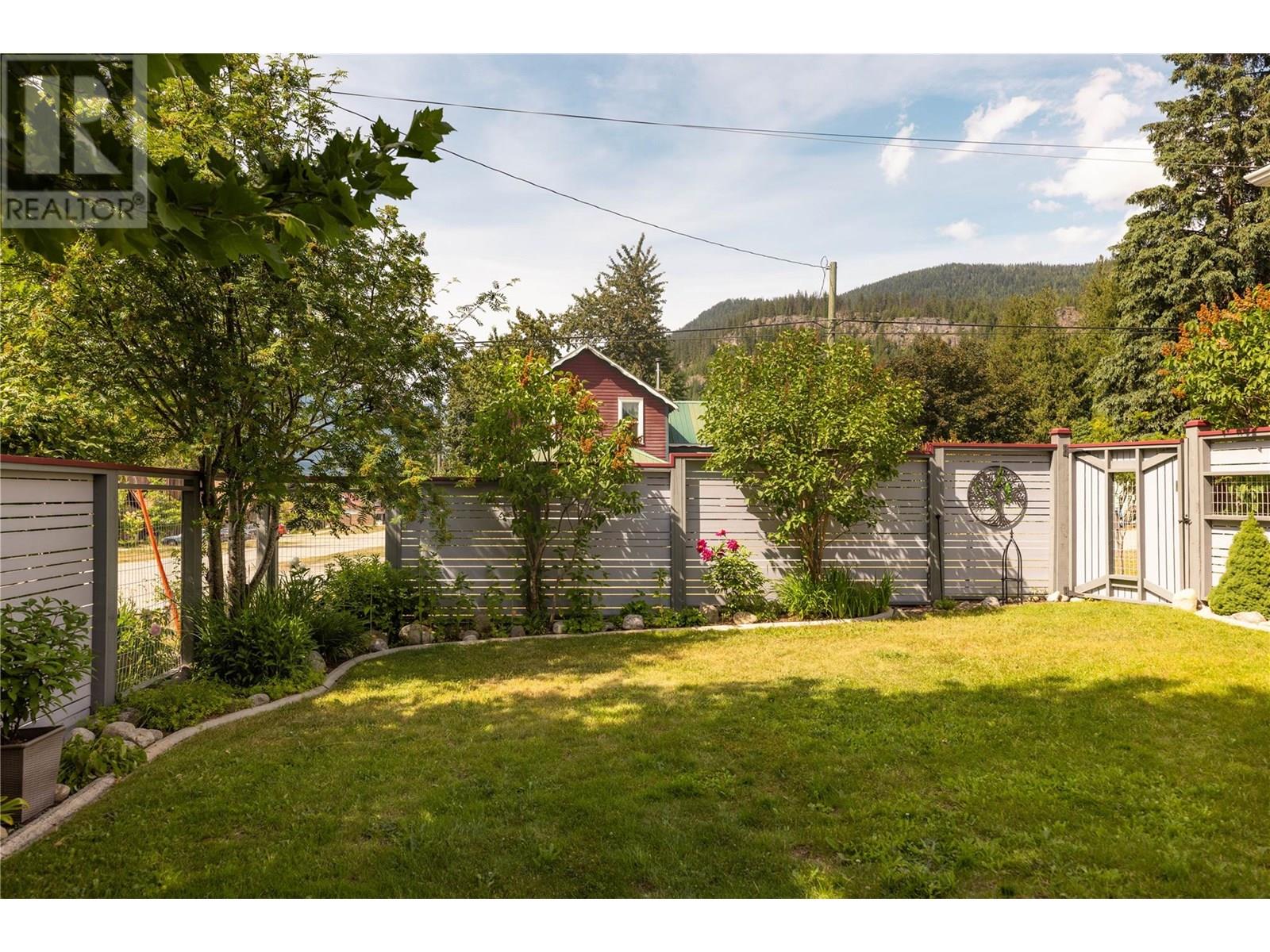 603 Fletcher Avenue, Slocan, British Columbia  V0G 2C0 - Photo 52 - 10353619