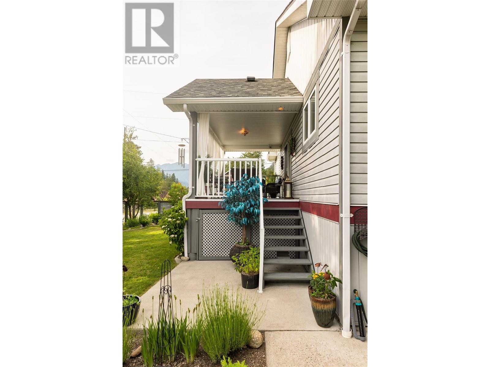 603 Fletcher Avenue, Slocan, British Columbia  V0G 2C0 - Photo 56 - 10353619