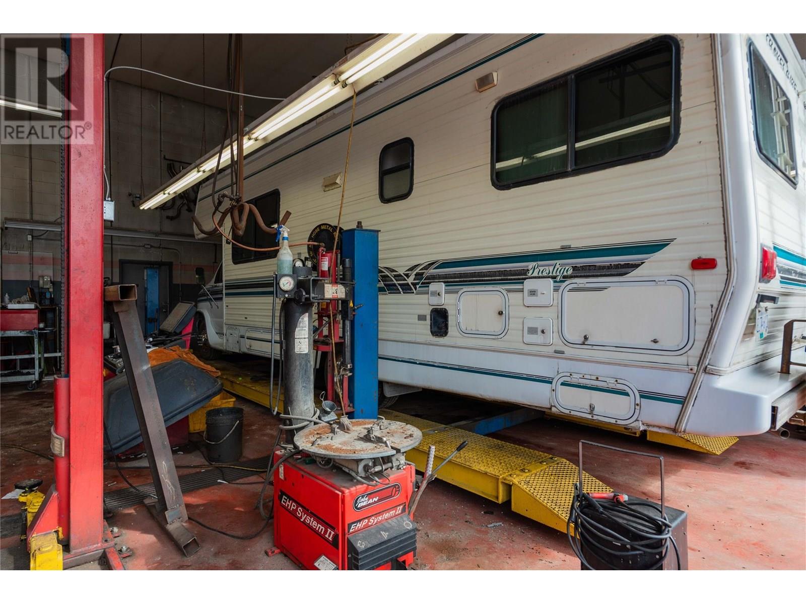 2865 B And 2929 Hiighway Drive, Trail, British Columbia  V1R 2T2 - Photo 13 - 10344222