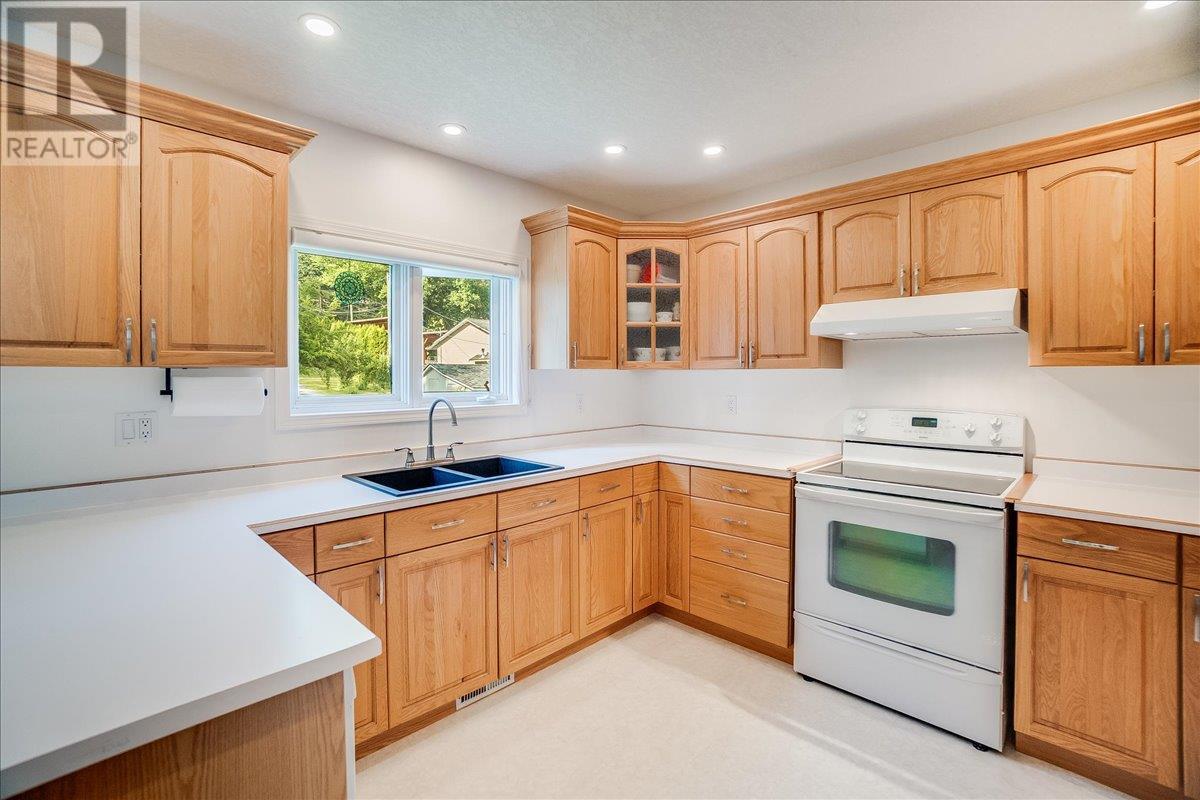 7620 3a Highway, Balfour, British Columbia  V0G 1C0 - Photo 8 - 10354089