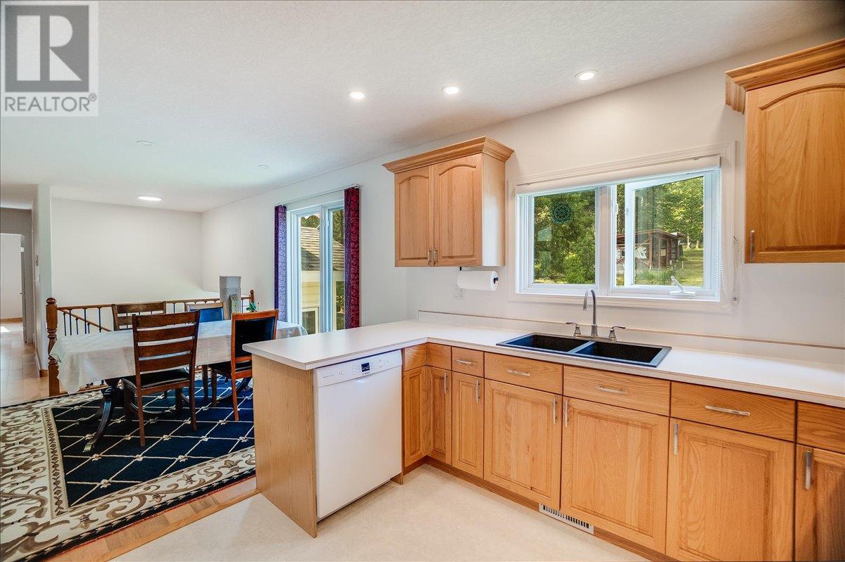 7620 3a Highway, Balfour, British Columbia  V0G 1C0 - Photo 9 - 10354089