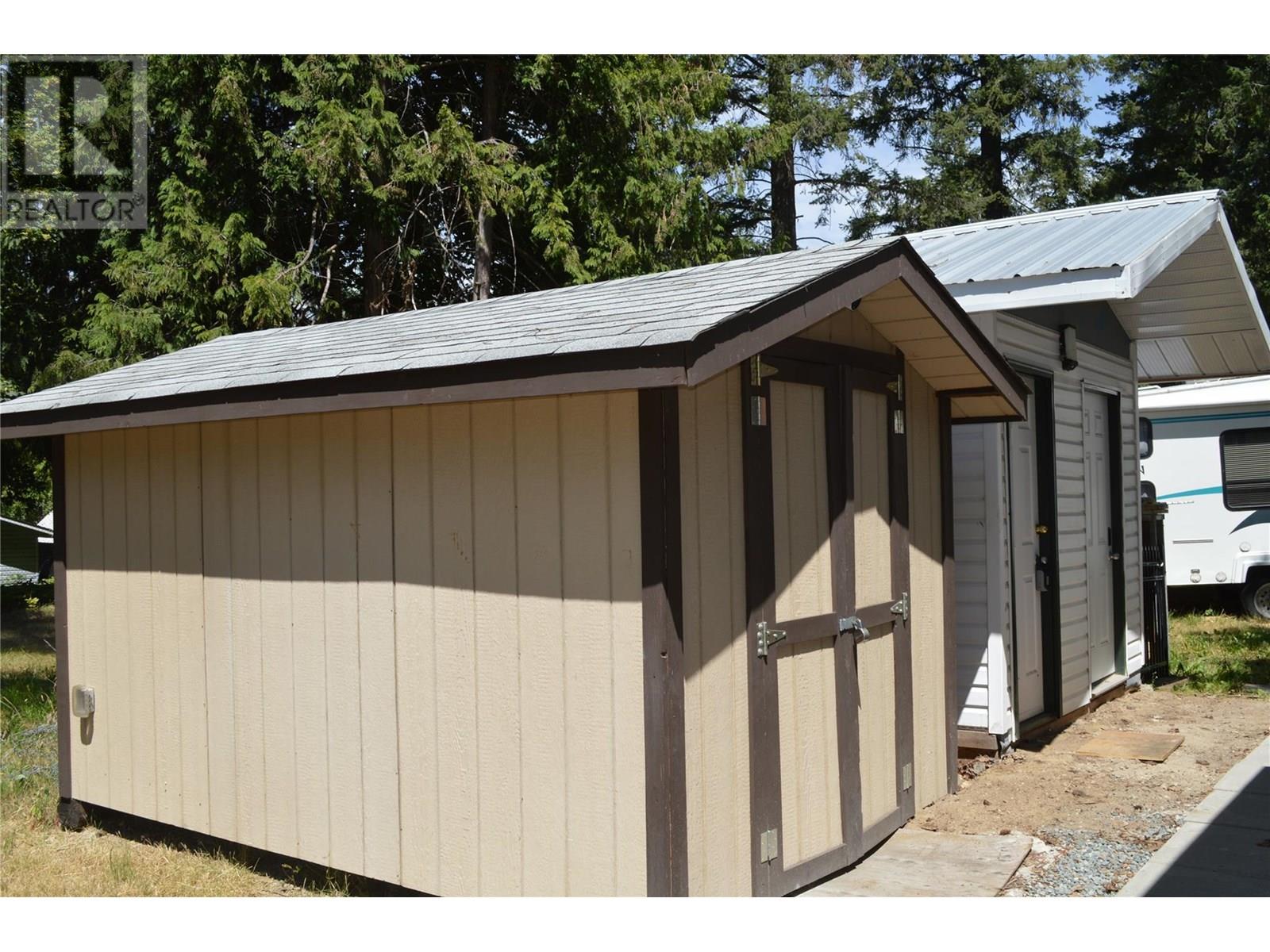 60 Kingsley Road, Christina Lake, British Columbia  V0H 1E2 - Photo 13 - 10354146