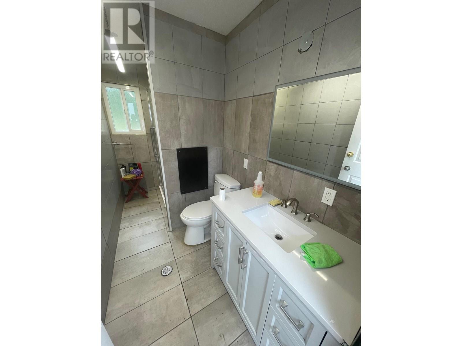 60 Kingsley Road, Christina Lake, British Columbia  V0H 1E2 - Photo 15 - 10354146