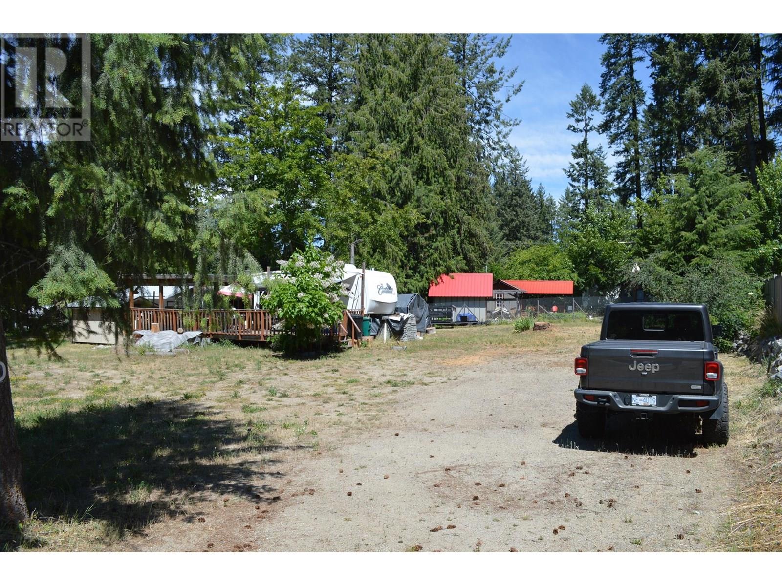 60 Kingsley Road, Christina Lake, British Columbia  V0H 1E2 - Photo 3 - 10354146