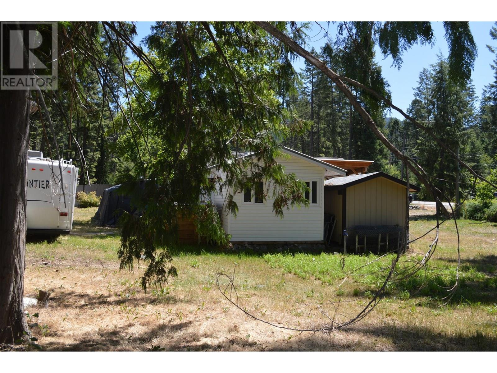 60 Kingsley Road, Christina Lake, British Columbia  V0H 1E2 - Photo 31 - 10354146